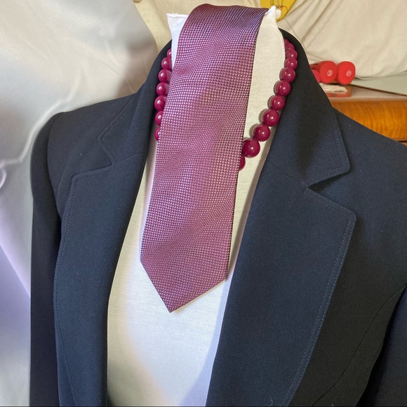 Giorgio Armani awesome woven silk pattern, deep maroon red and silver grey. - Picture 3 of 8